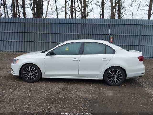 44678756 :رقم المزاد ، 3VWD17AJ5GM236811 vin ، 2016 Volkswagen Jetta 1.8t Sport مزاد بيع