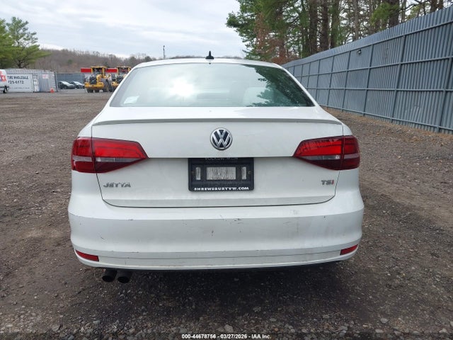 44678756 :رقم المزاد ، 3VWD17AJ5GM236811 vin ، 2016 Volkswagen Jetta 1.8t Sport مزاد بيع