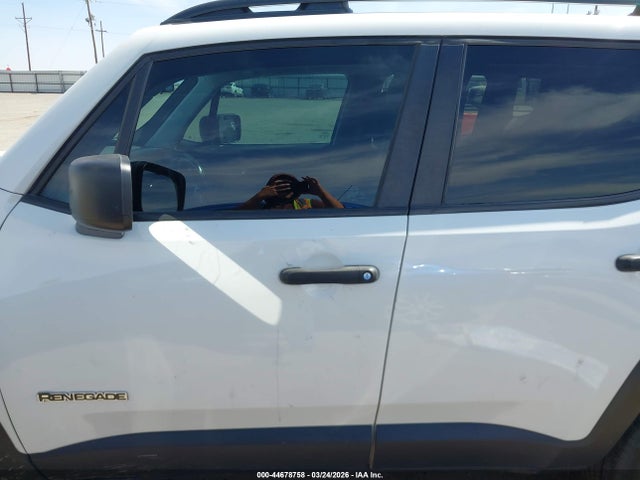 2018 Jeep Renegade Sport 4x4 მანქანა იყიდება აუქციონზე, vin: ZACCJBAB8JPJ52686, აუქციონის ნომერი: 44678758