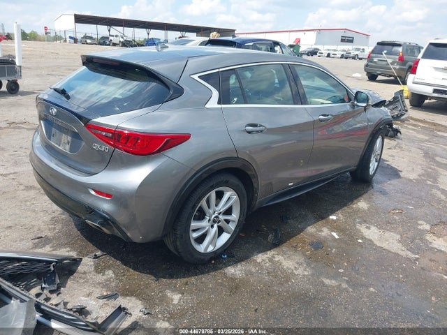 2017 INFINITI QX30 SJKCH5CP3HA020306 Photo 3