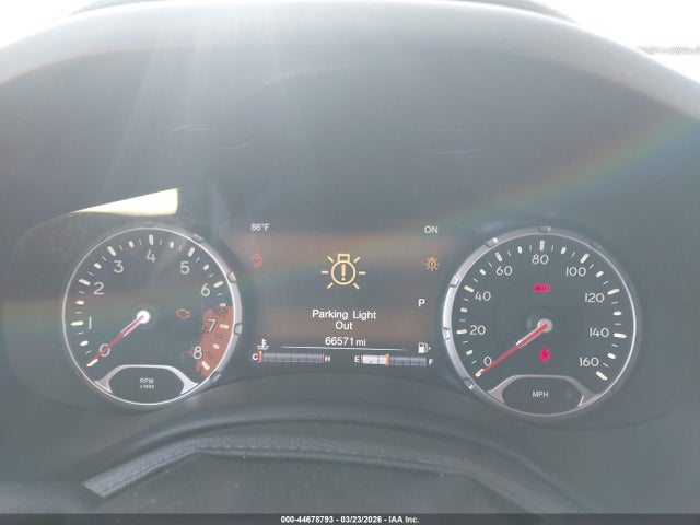 2017 Jeep Renegade Deserthawk 4x4 მანქანა იყიდება აუქციონზე, vin: ZACCJBCBXHPE82629, აუქციონის ნომერი: 44678793