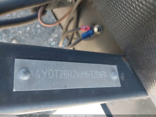 4YDT28R2XM6320694 Keystone 28rks