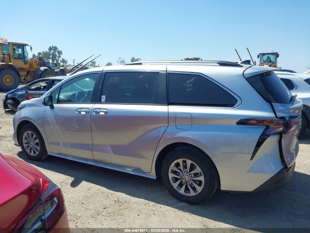 5TDJRKECXSS284438 Toyota SIENNA XLE