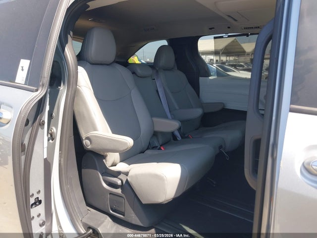 5TDJRKECXSS284438 Toyota SIENNA XLE