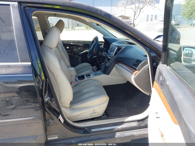 44678888 :رقم المزاد ، 4S4BRCLC6E3252746 vin ، 2014 Subaru Outback 2.5i Limited مزاد بيع