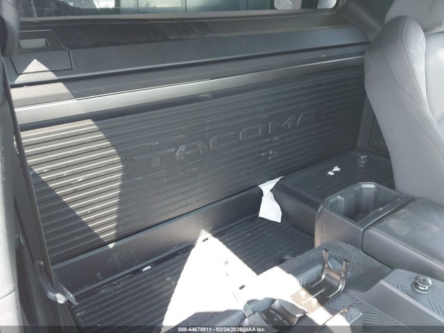 Toyota Tacoma Sr 2025 3TYJDAHN5ST033482 Image 8