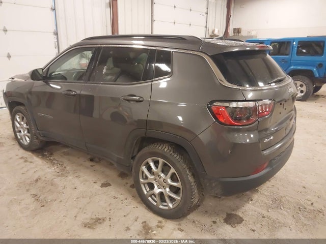 44678930 :رقم المزاد ، 3C4NJDFB5NT177043 vin ، 2022 Jeep Compass Latitude Lux 4x4 مزاد بيع