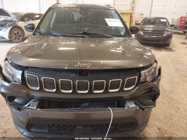 44678930 :رقم المزاد ، 3C4NJDFB5NT177043 vin ، 2022 Jeep Compass Latitude Lux 4x4 مزاد بيع