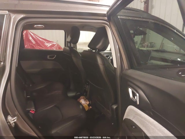 44678930 :رقم المزاد ، 3C4NJDFB5NT177043 vin ، 2022 Jeep Compass Latitude Lux 4x4 مزاد بيع