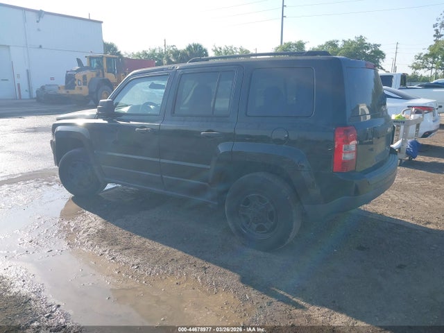 2015 JEEP PATRIOT 1C4NJRBBXFD217367 Photo 2