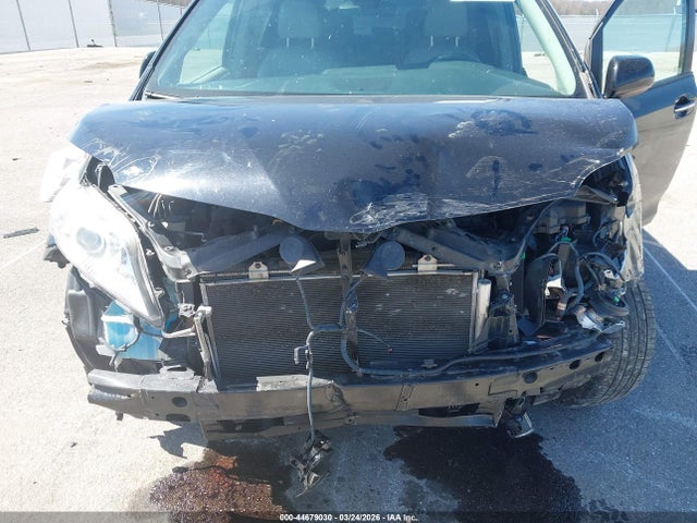 2019 TOYOTA SIENNA 5TDYZ3DC2KS966378 Photo 5