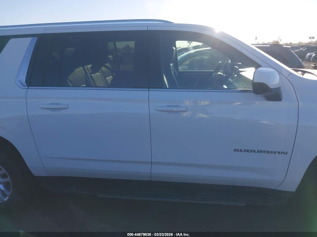 44679036 :رقم المزاد ، 1GNSCCKD6NR193055 vin ، 2022 Chevrolet Suburban 2wd Lt مزاد بيع