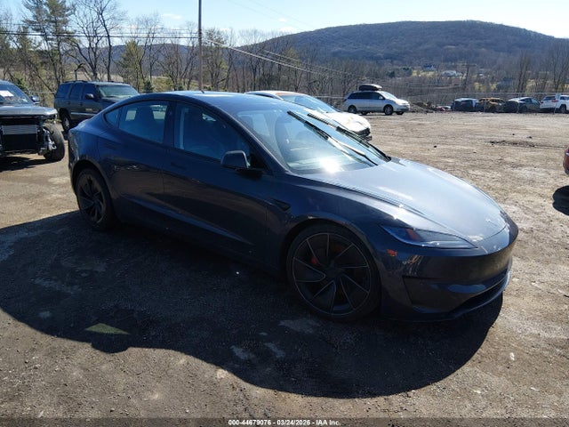 Продаж на аукціоні авто 2024 Tesla Model 3 Performance All-wheel Drive, vin: 5YJ3E1ET2RF824605, номер лоту: 44679076