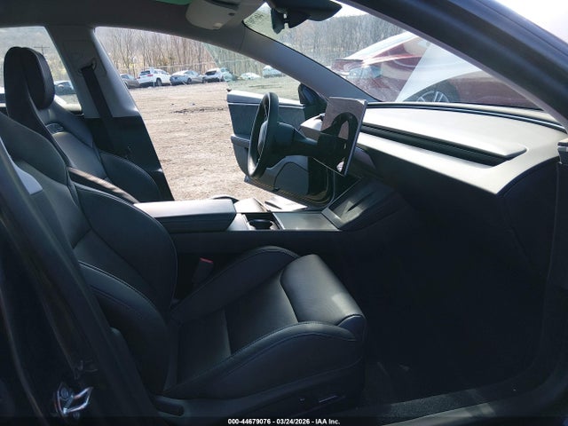 Продаж на аукціоні авто 2024 Tesla Model 3 Performance All-wheel Drive, vin: 5YJ3E1ET2RF824605, номер лоту: 44679076