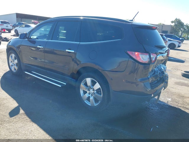 2015 CHEVROLET TRAVERSE 1GNKRGKD8FJ181382 Photo 2
