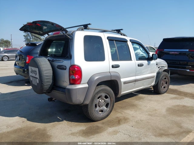 2004 JEEP LIBERTY 1J4GL48K34W192773 Photo 3