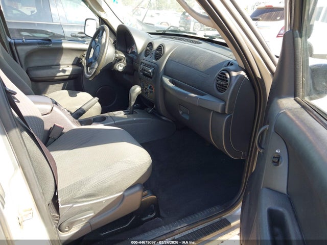 2004 JEEP LIBERTY 1J4GL48K34W192773 Photo 4