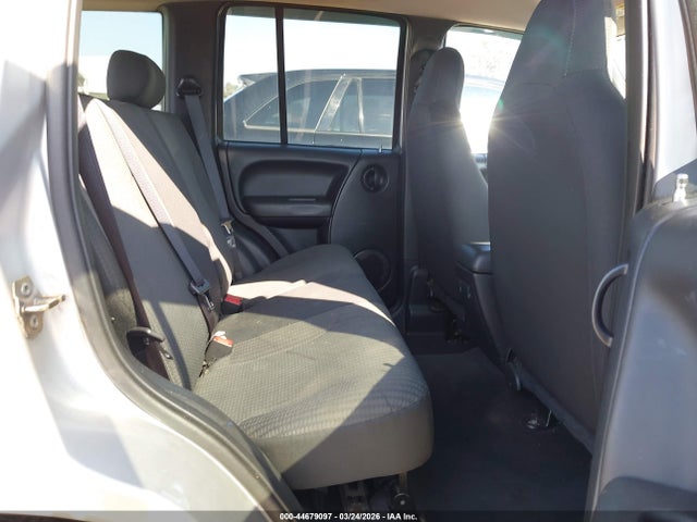 2004 JEEP LIBERTY 1J4GL48K34W192773 Photo 7