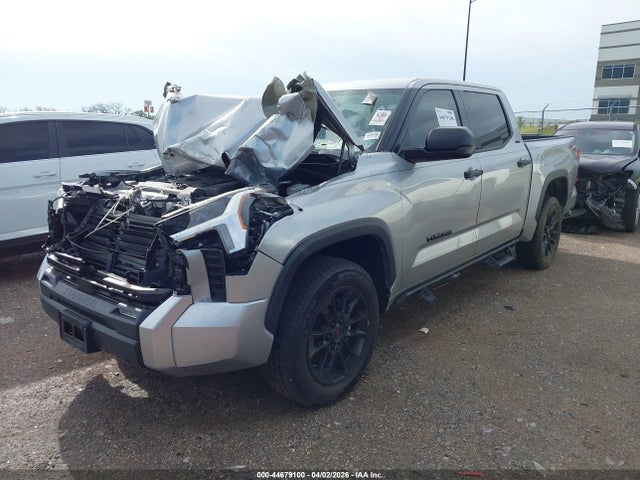 44679100 :رقم المزاد ، 5TFLA5DB5PX095546 vin ، 2023 Toyota Tundra Sr5 مزاد بيع