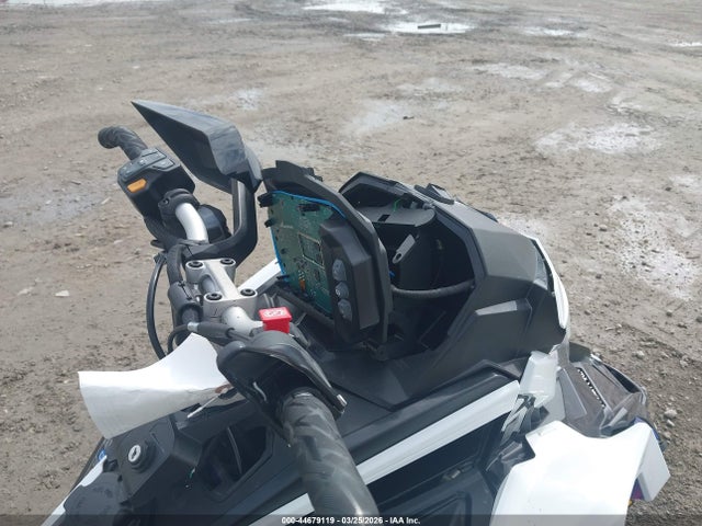 SN1TLP8R1PC199890 Polaris Switchback 850