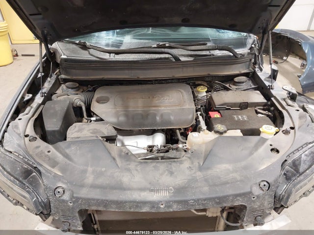 44679123 :رقم المزاد ، 1C4PJMCB2LD513599 vin ، 2020 Jeep Cherokee Latitude 4x4 مزاد بيع