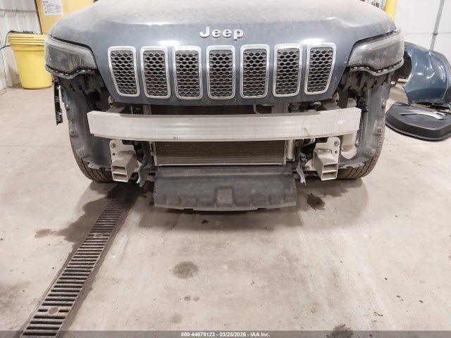 44679123 :رقم المزاد ، 1C4PJMCB2LD513599 vin ، 2020 Jeep Cherokee Latitude 4x4 مزاد بيع