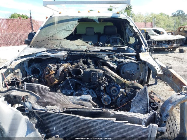 Ford F-350 Chassis Xl 2018 1FD8X3FT2JEB43808 Image 10