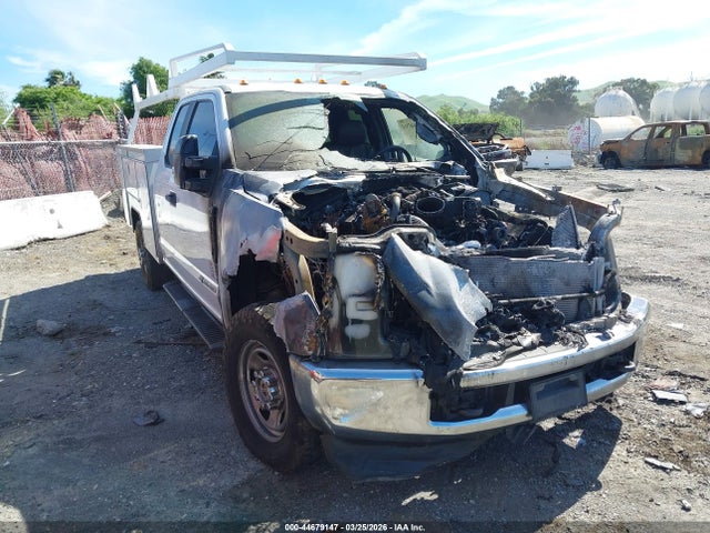Ford F-350 Chassis Xl 2018 1FD8X3FT2JEB43808 Image 2