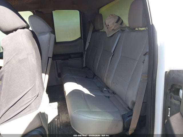 Ford F-350 Chassis Xl 2018 1FD8X3FT2JEB43808 Image 7