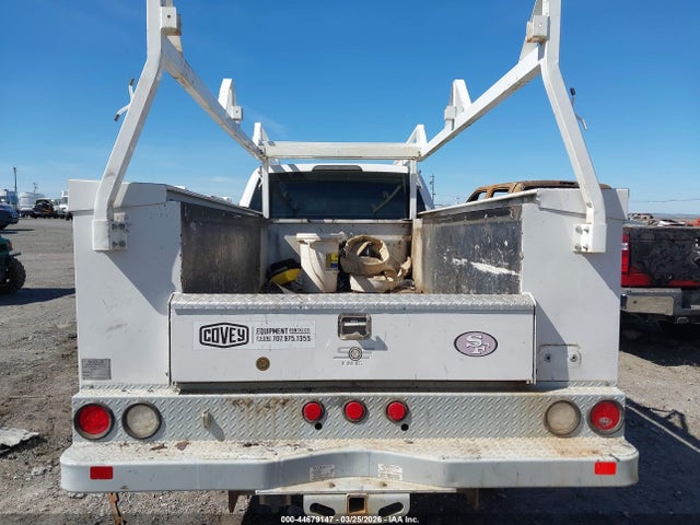 Ford F-350 Chassis Xl 2018 1FD8X3FT2JEB43808 Image 8