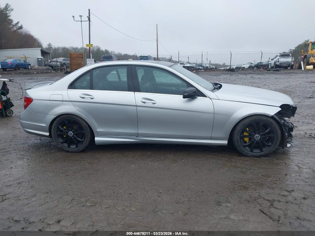 44679211 :رقم المزاد ، WDDGF8AB2EG252218 vin ، 2014 Mercedes-benz C 300 Sport 4matic مزاد بيع