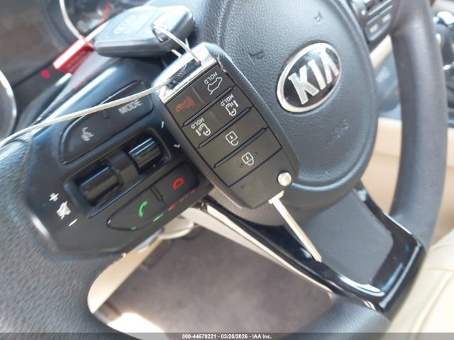 KIA SEDONA LX 2016 KNDMB5C16G6103587 Image 11