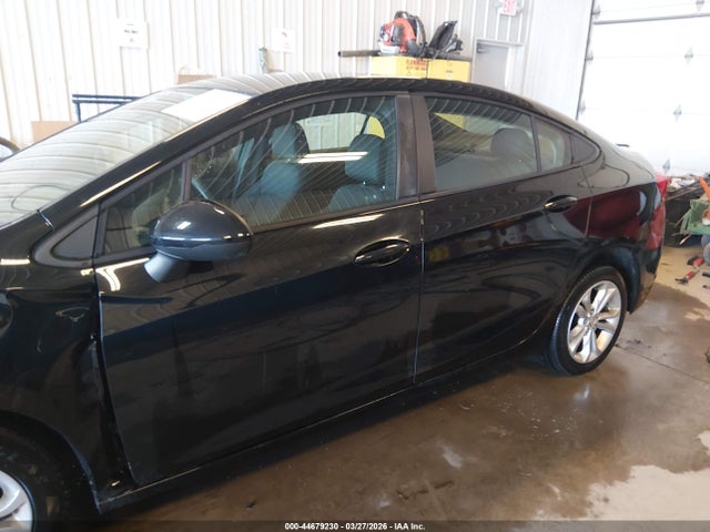 44679230 :رقم المزاد ، 1G1BC5SM4K7149172 vin ، 2019 Chevrolet Cruze Ls مزاد بيع