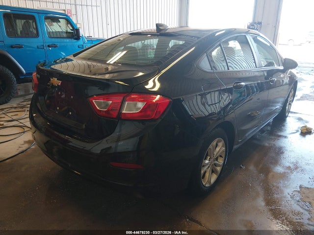 44679230 :رقم المزاد ، 1G1BC5SM4K7149172 vin ، 2019 Chevrolet Cruze Ls مزاد بيع