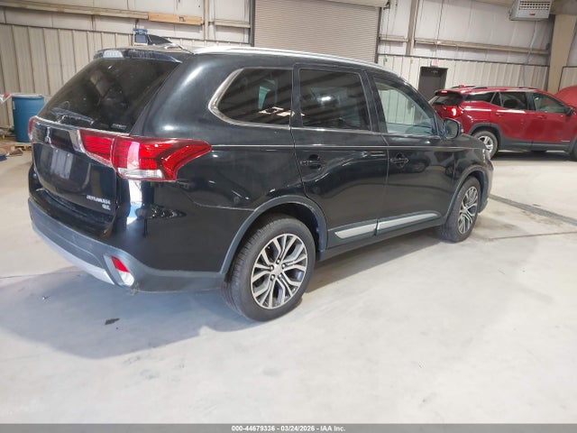 2017 MITSUBISHI OUTLANDER JA4AZ3A32HZ006050 Photo 3
