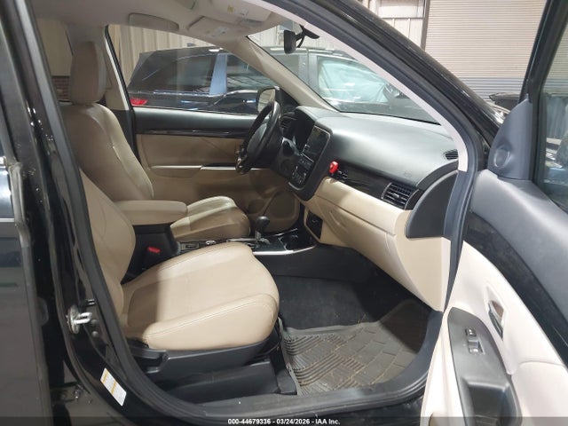 2017 MITSUBISHI OUTLANDER JA4AZ3A32HZ006050 Photo 4