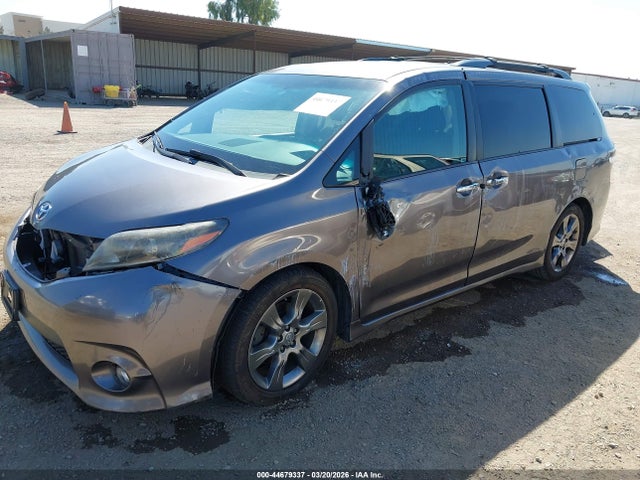 Toyota Sienna Se 8 Passenger 2015 5TDXK3DC0FS657904 Image 2