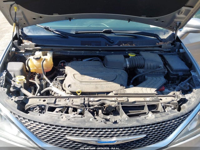 Продаж на аукціоні авто 2018 Chrysler Pacifica Touring L, vin: 2C4RC1BG9JR217732, номер лоту: 44679486