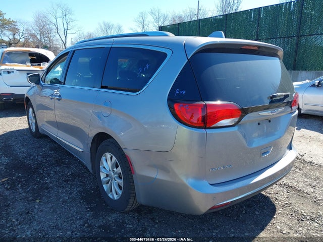 Продаж на аукціоні авто 2018 Chrysler Pacifica Touring L, vin: 2C4RC1BG9JR217732, номер лоту: 44679486