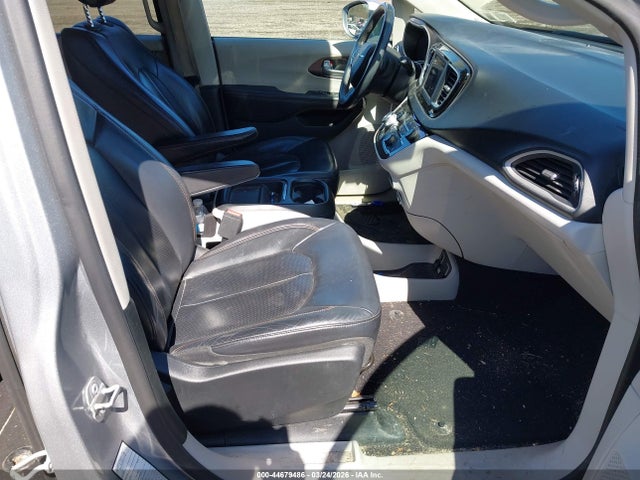 Продаж на аукціоні авто 2018 Chrysler Pacifica Touring L, vin: 2C4RC1BG9JR217732, номер лоту: 44679486