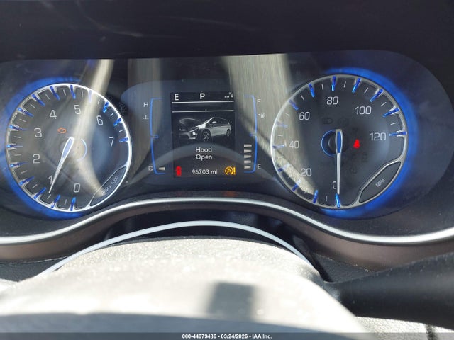 Продаж на аукціоні авто 2018 Chrysler Pacifica Touring L, vin: 2C4RC1BG9JR217732, номер лоту: 44679486