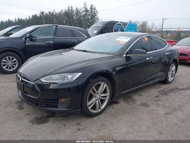 44679500 :رقم المزاد ، 5YJSA1AC6DFP10726 vin ، 2013 Tesla Model S مزاد بيع