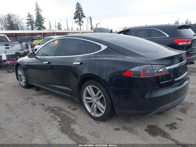 44679500 :رقم المزاد ، 5YJSA1AC6DFP10726 vin ، 2013 Tesla Model S مزاد بيع
