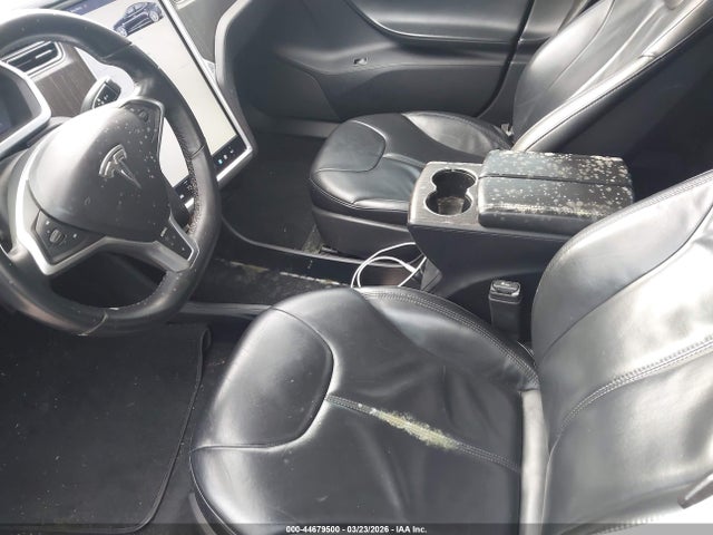 44679500 :رقم المزاد ، 5YJSA1AC6DFP10726 vin ، 2013 Tesla Model S مزاد بيع