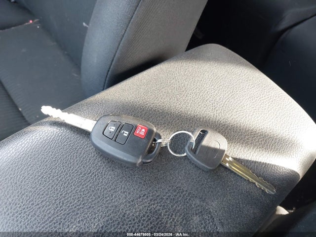 Продажа на аукционе авто 2017 Toyota Rav4 Le, vin: 2T3ZFREV6HW335222, номер лота: 44679505
