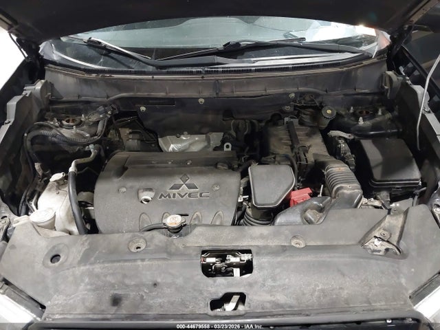JA4AP3AW5JZ036827 Mitsubishi Outlander Sport 2.4 Se