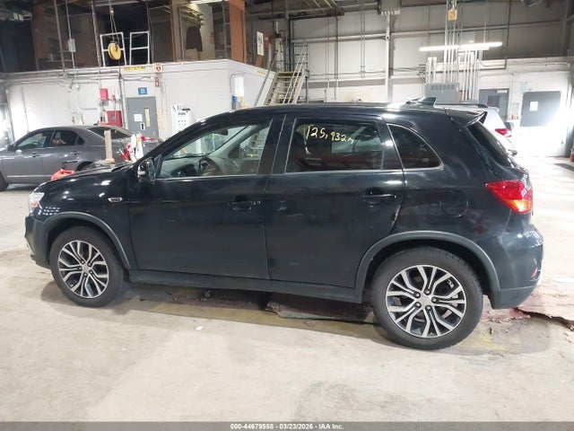 JA4AP3AW5JZ036827 Mitsubishi Outlander Sport 2.4 Se
