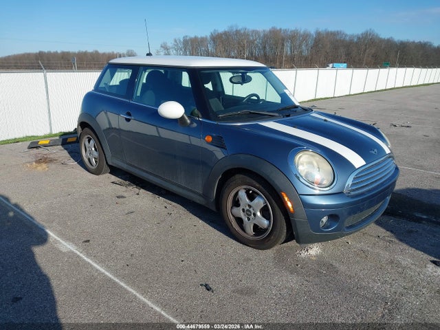 2009 MINI COOPER WMWMF33509TW79494 Photo 0