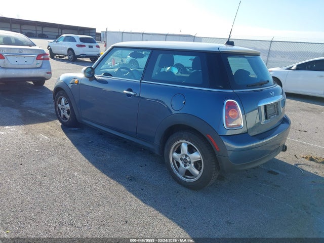 2009 MINI COOPER WMWMF33509TW79494 Photo 2