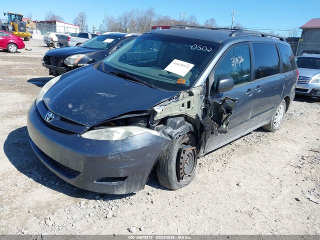 2010 TOYOTA SIENNA 5TDKK4CC2AS320502 Photo 1